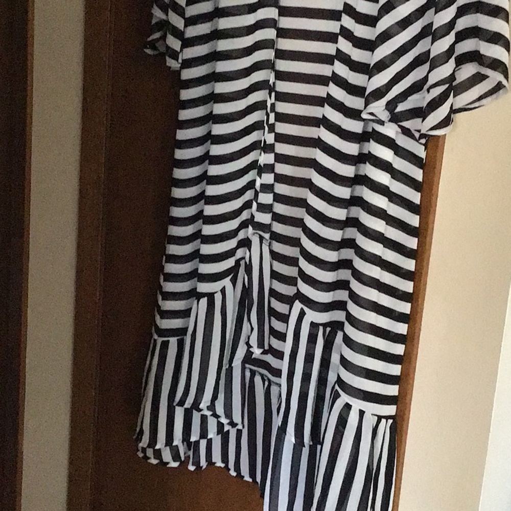 Torrid Wrap size 4 - Picture 2 of 5